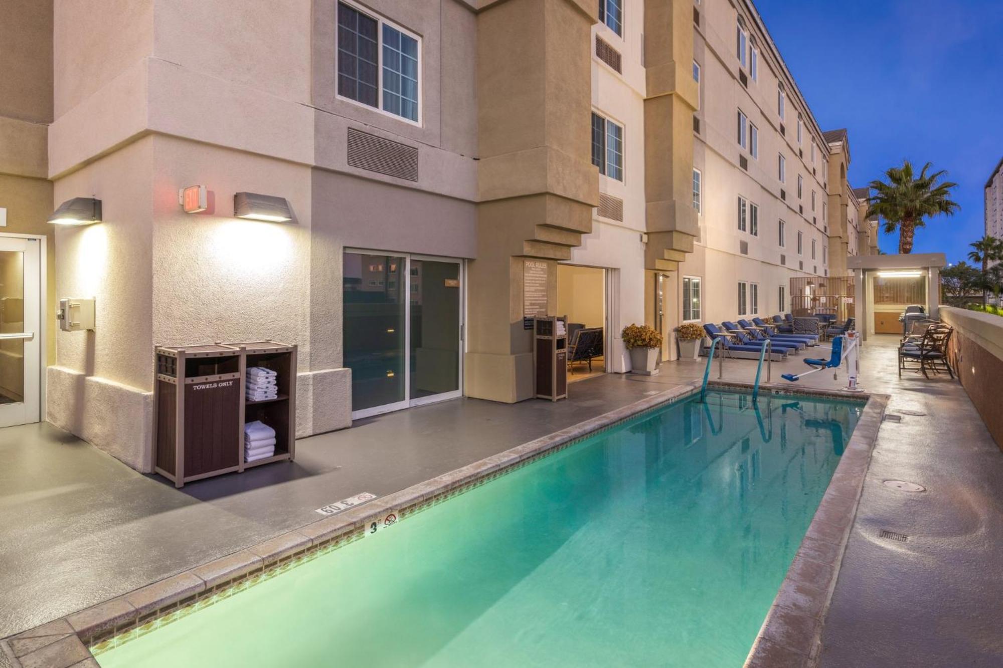 Candlewood Suites Anaheim - Resort Area By Ihg Exteriör bild
